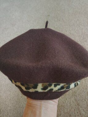 Preston & York Hat Beret Fitted Womens Brown 100% Wool Leopard Print